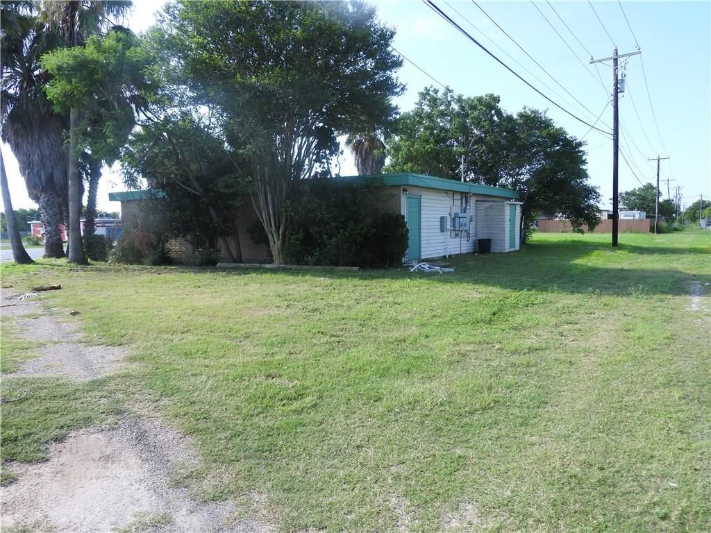 2667 Main St, Ingleside, TX 78362